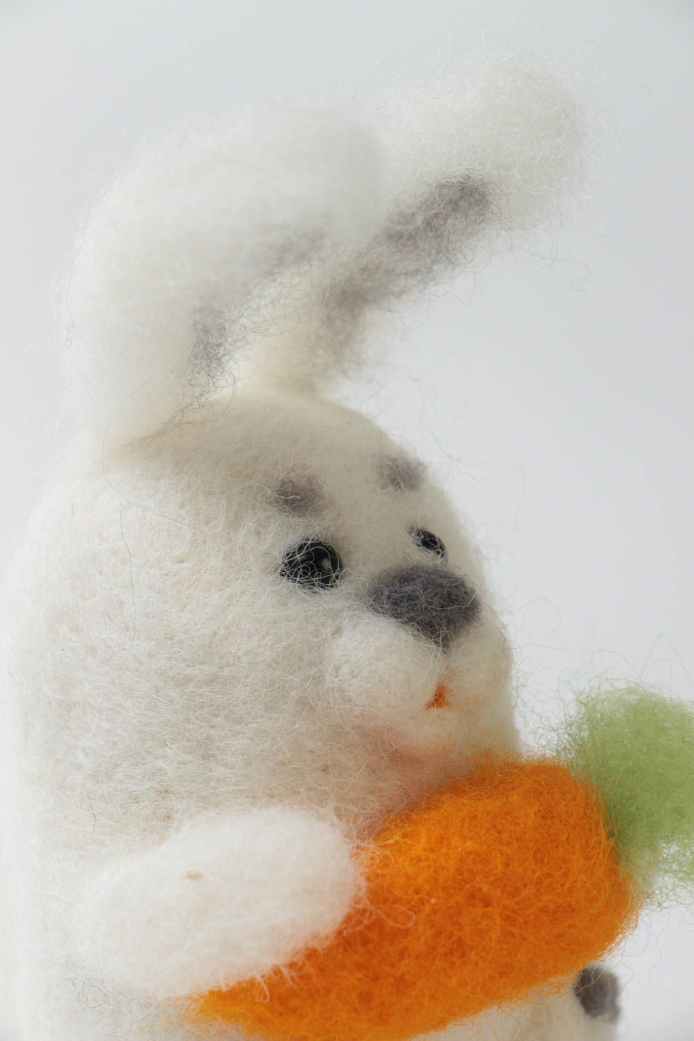 Doudou lièvre en laine feutrée fait main petit décoratif cadeau pour enfant photo 3