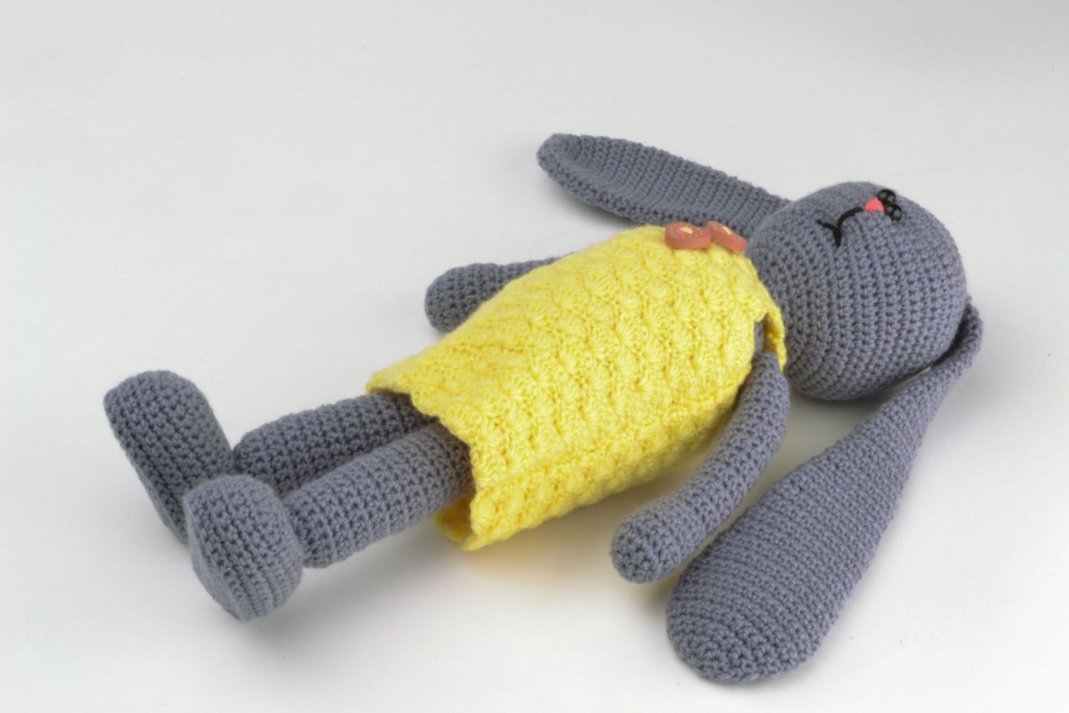 Brinquedo tricotado com gancho Coelho foto 4