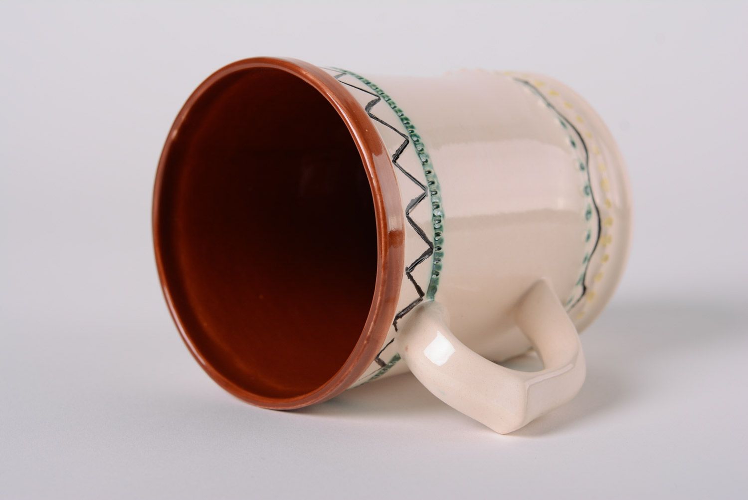 Глиняная чашка небольшая светлая с узорами ручная работа большая красивая  фото 4