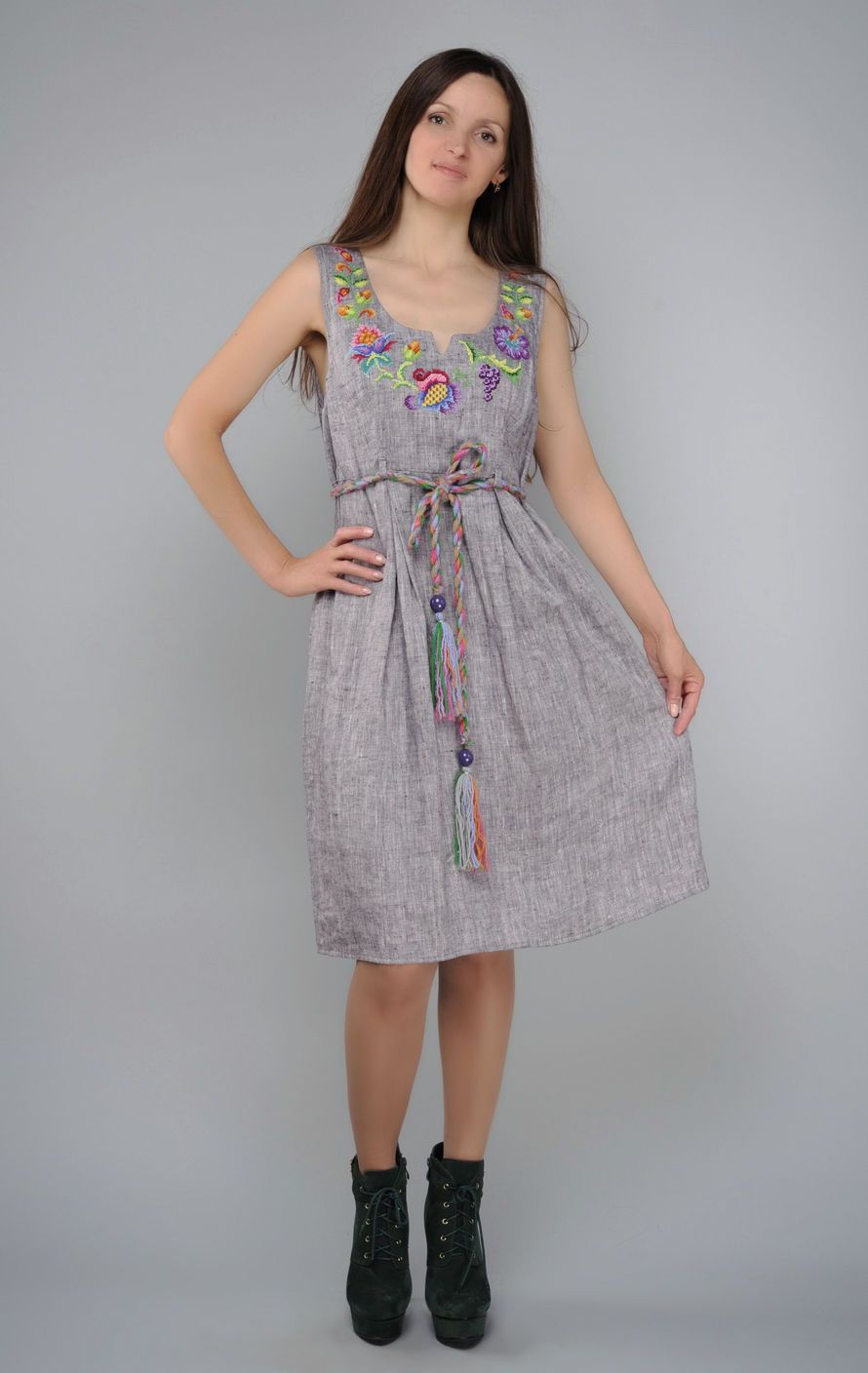 Льняное платье с вышивкой фото 1