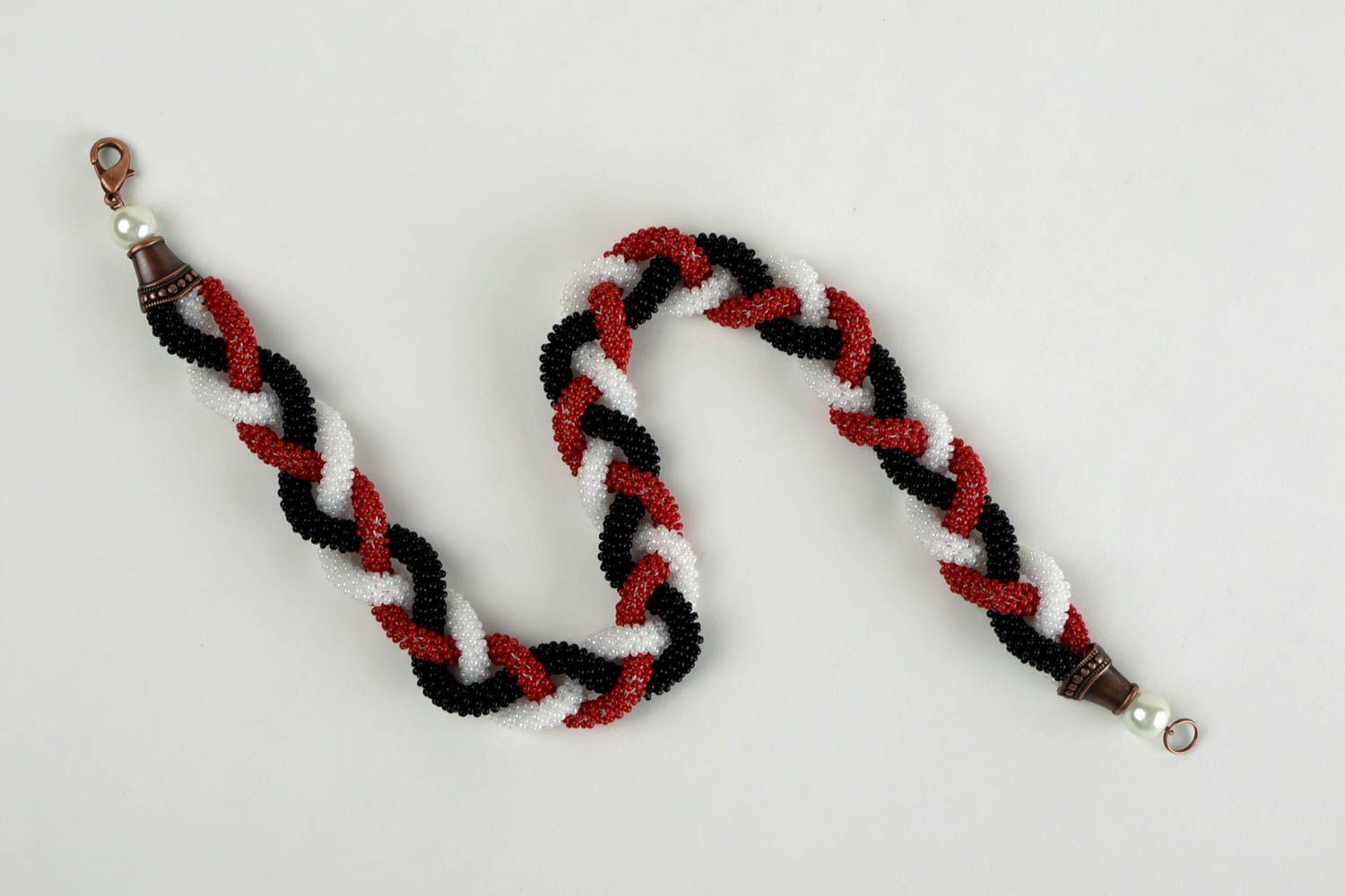Collier spirale Bijou fait main perles de rocaille rouge noir blanc Cadeau femme photo 2
