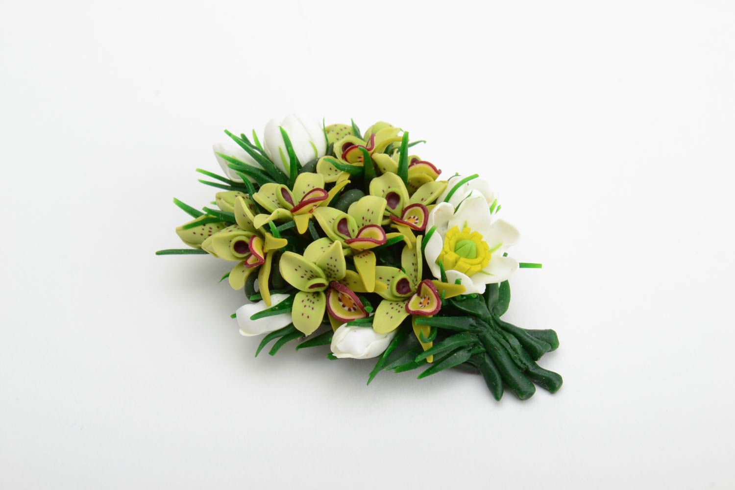 Broche artesanal con flores hechas a mano de arcilla polimérica amarillas foto 2