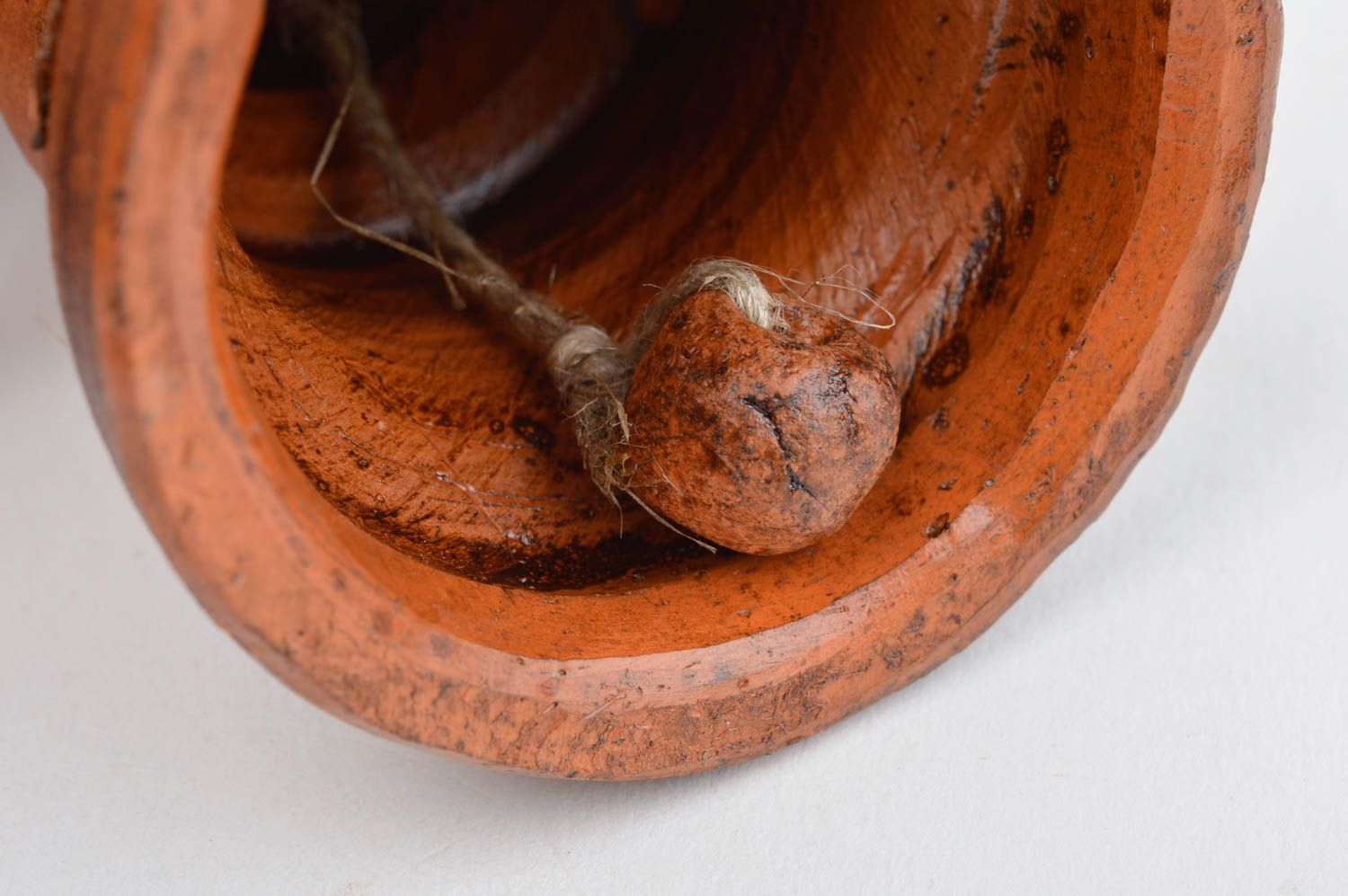 Глиняный сувенир ручной работы колокольчик из глины колокольчик сувенирный фото 5