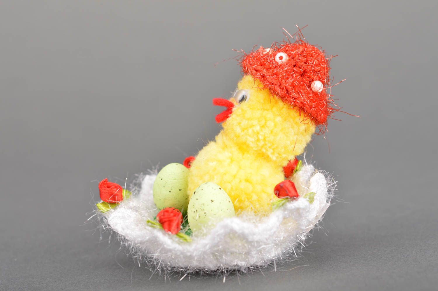 Beautiful handmade yellow toy chicken crochet of acrylic threads in white basket photo 5