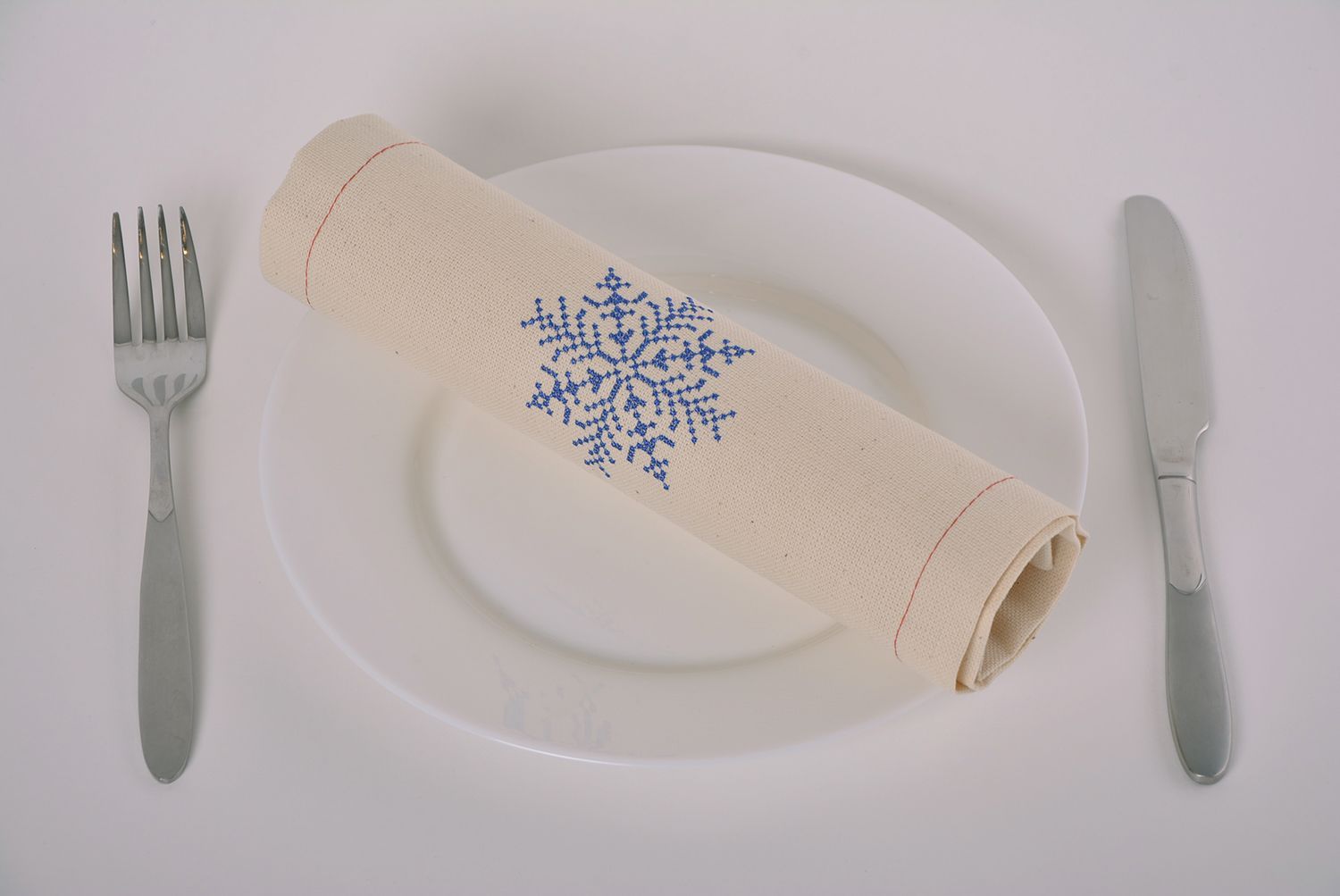 Set of 4 handmade designer semi line cloth napkins with embroidery Snowflakes photo 4