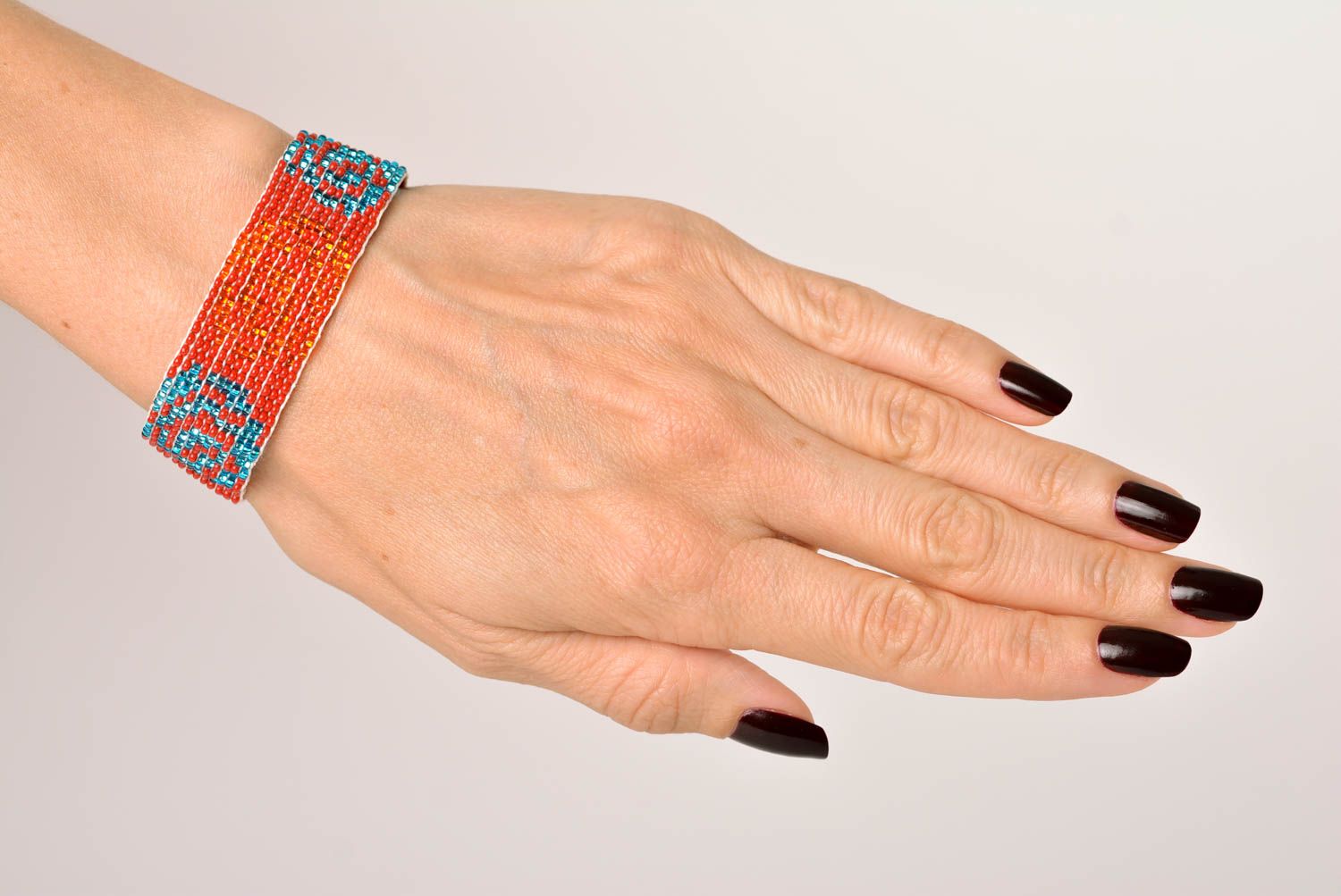 Bracelet perles rocaille Bijou fait main large design Accessoire femme photo 2