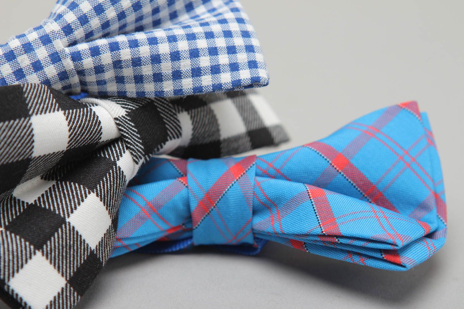 Set of three fabric bow ties photo 2