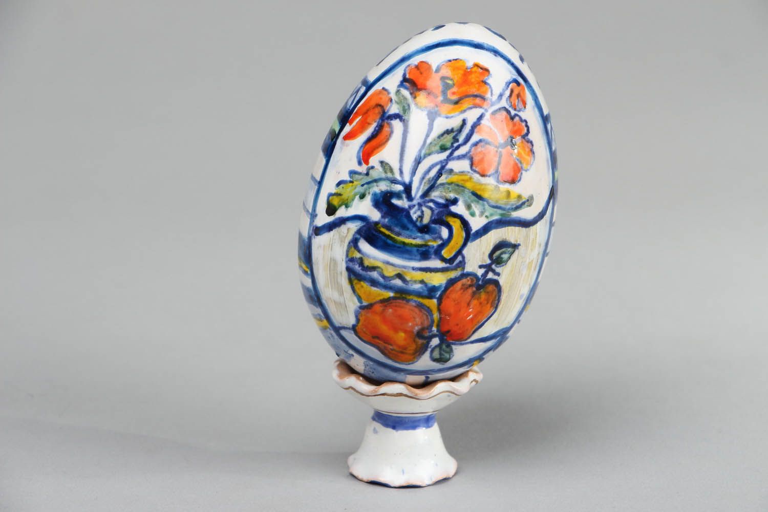 Керамическое яйцо на подставке Украинка фото 2
