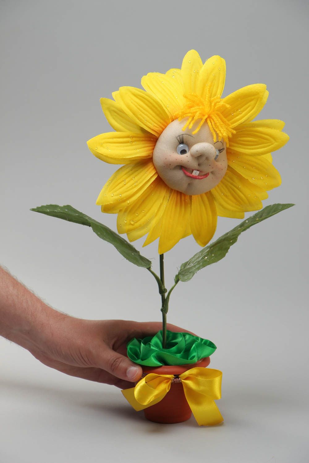 Мягкий цветок в горшке в чулочной технике для декора детской комнаты ручная работа фото 5