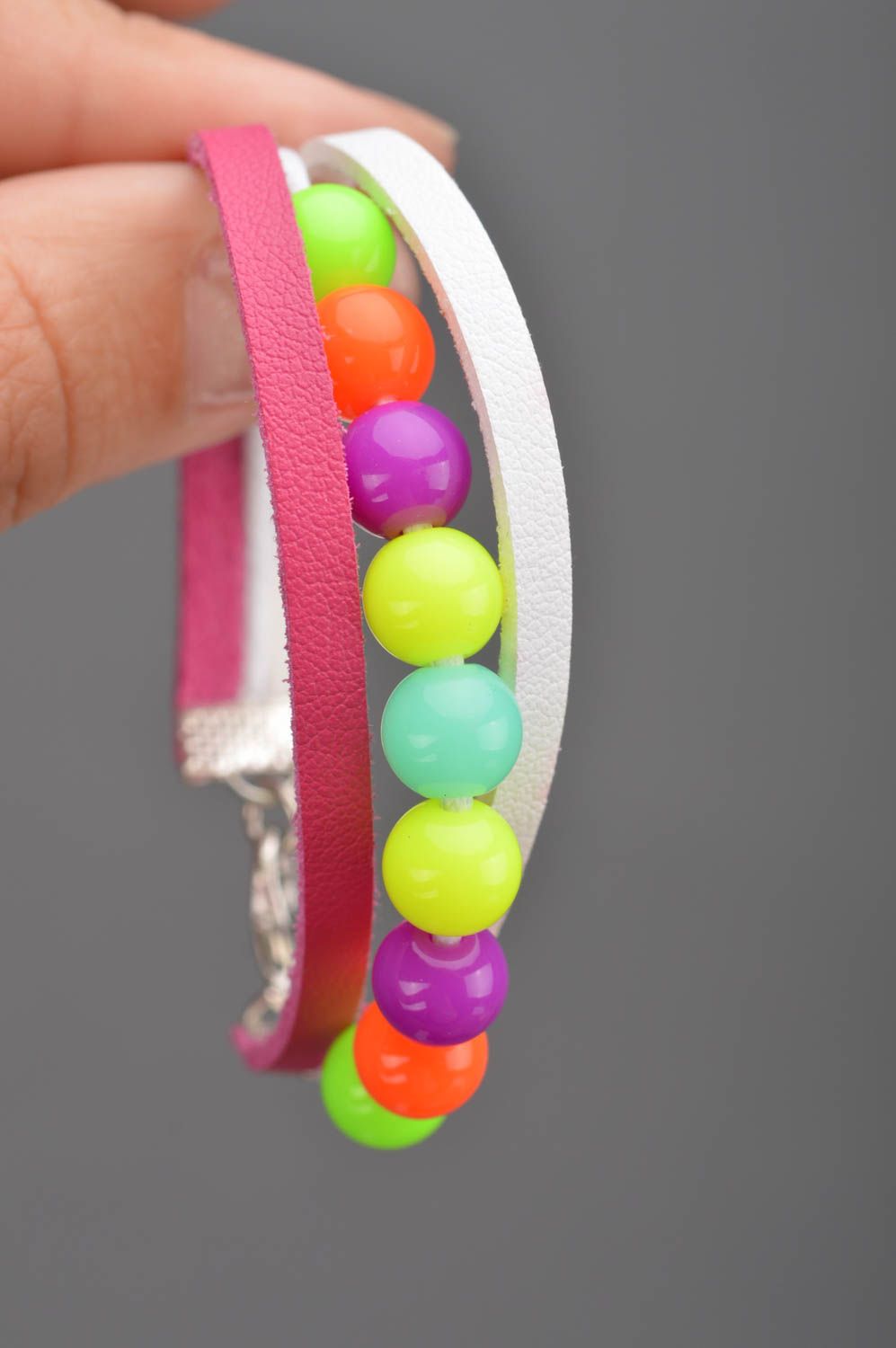 Handmade bright summer pink white leather wrist bracelet with colorful beads  photo 2