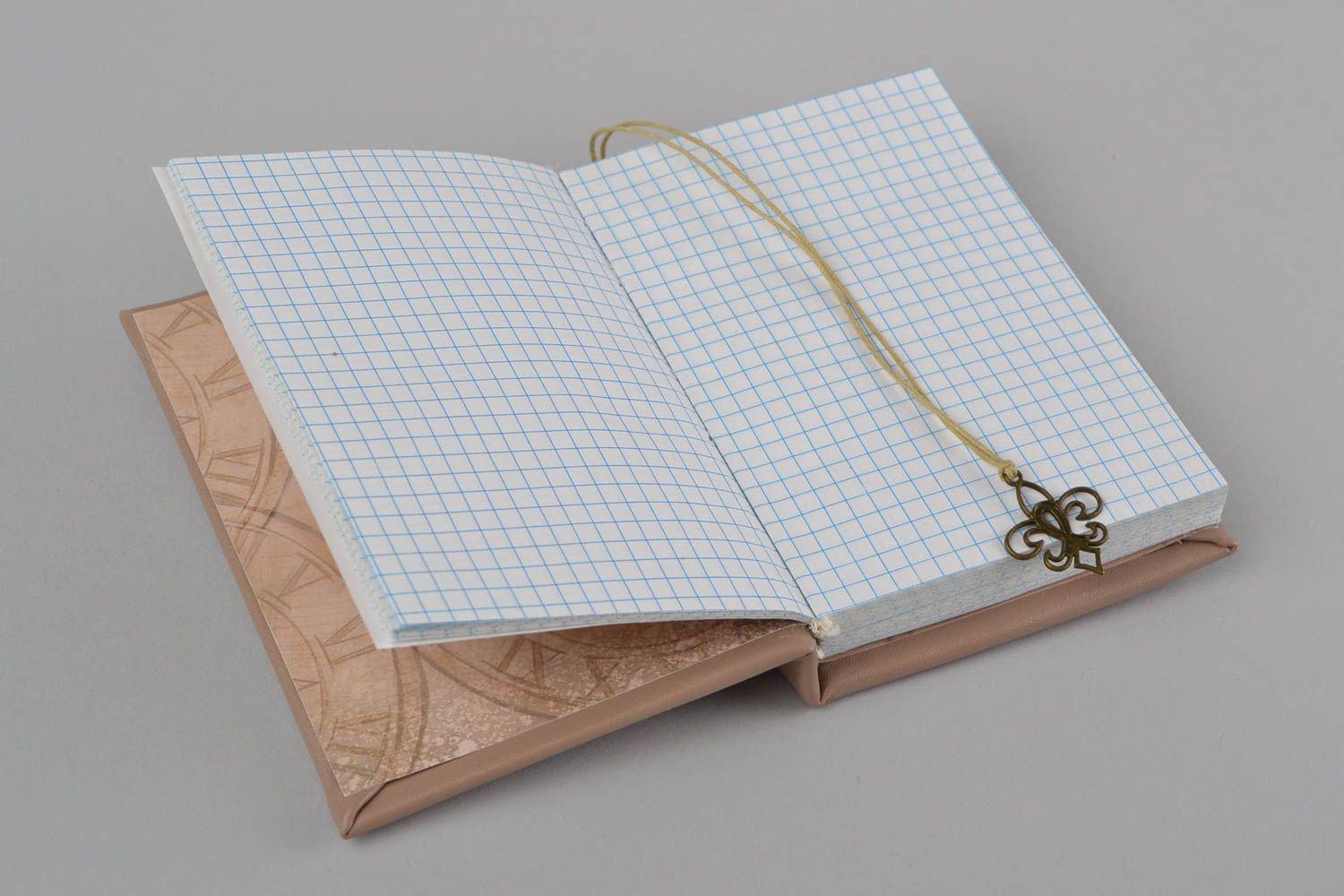 Künstlerisches Notizbuch aus Kunstleder mit Lesezeichen handmade originell foto 5