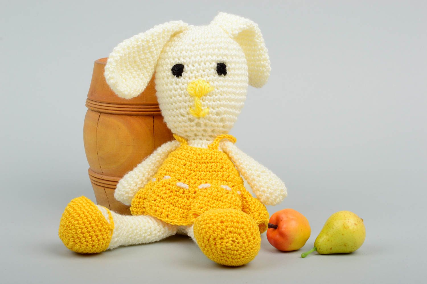 Jouet lapin Peluche faite main tricotée au crochet Cadeau enfant et décor photo 1