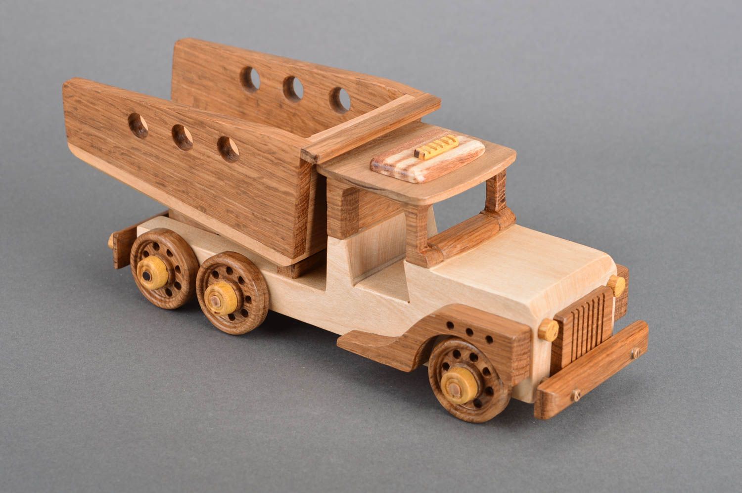 Jouet camion en bois brut de petite taille fait main décoratif de collection photo 2