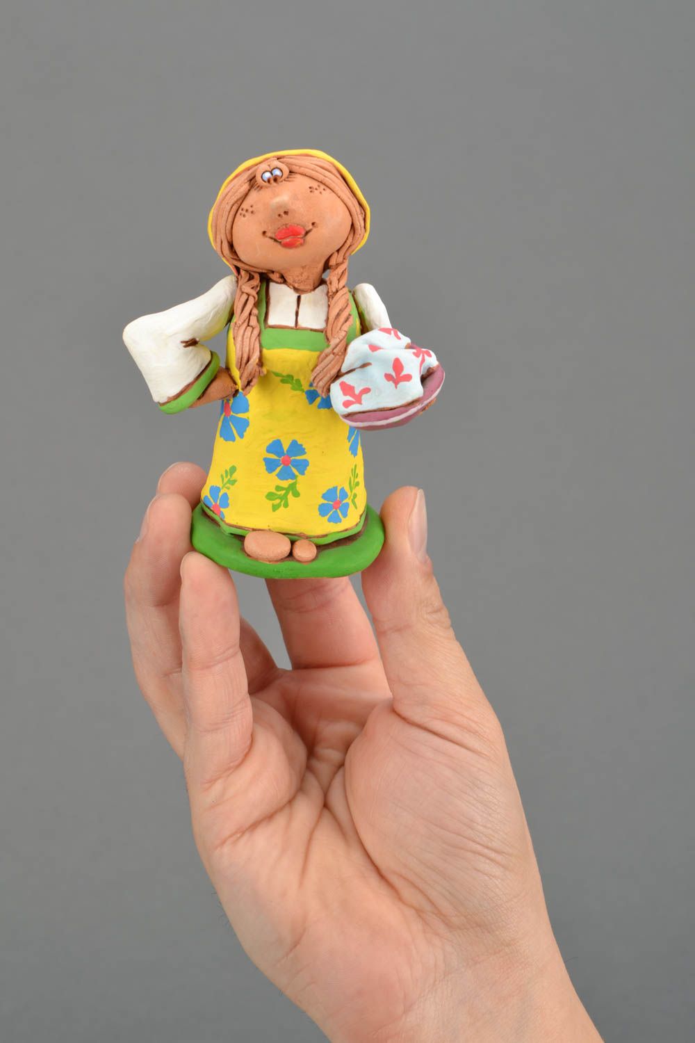 Figurine en céramique faite main Femme cosaque photo 2