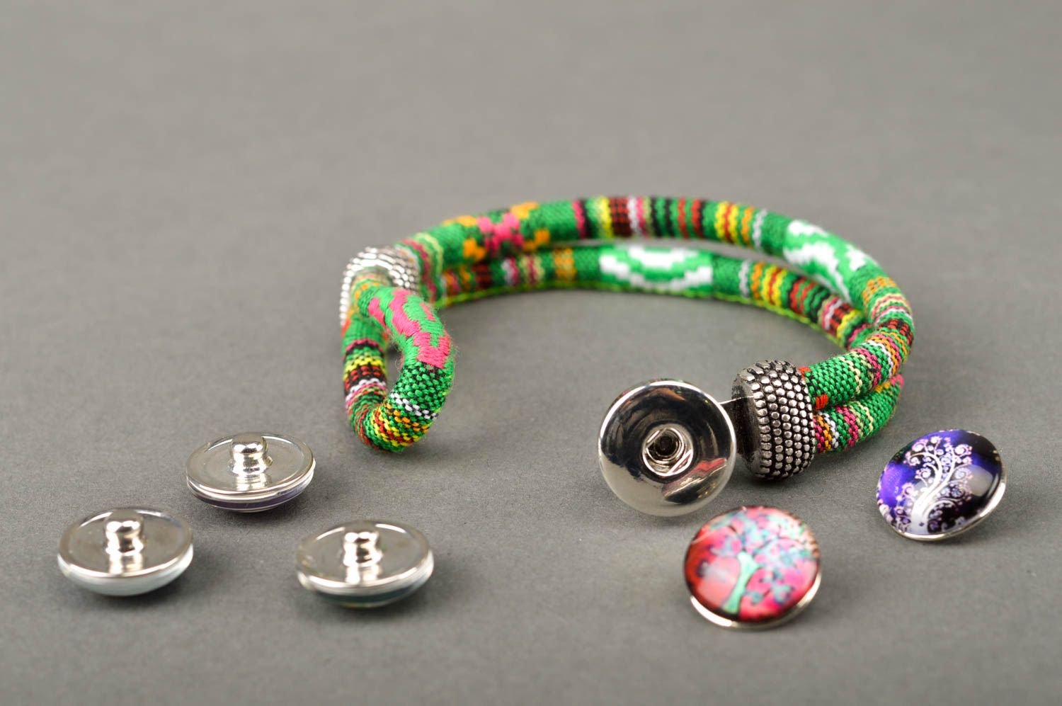 Bracelet double Bijou fait main vert hibou Accessoire pour femme bouton-pression photo 3