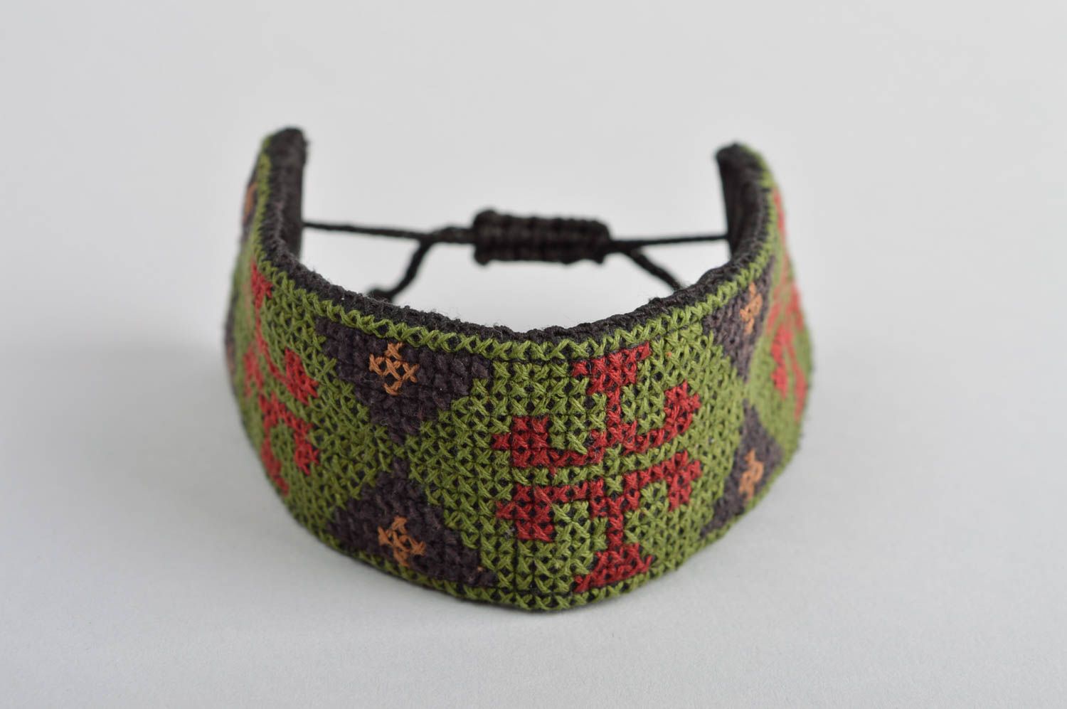 Handmade Schmuck breites Armband Accessoire für Frauen Armband textil bestickt foto 2