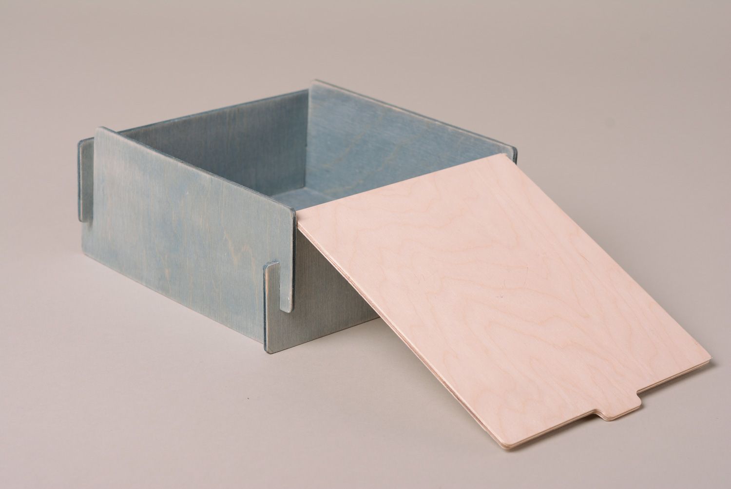 Boîte carrée en bois peinte bleue originale faite main pour petits objets photo 2