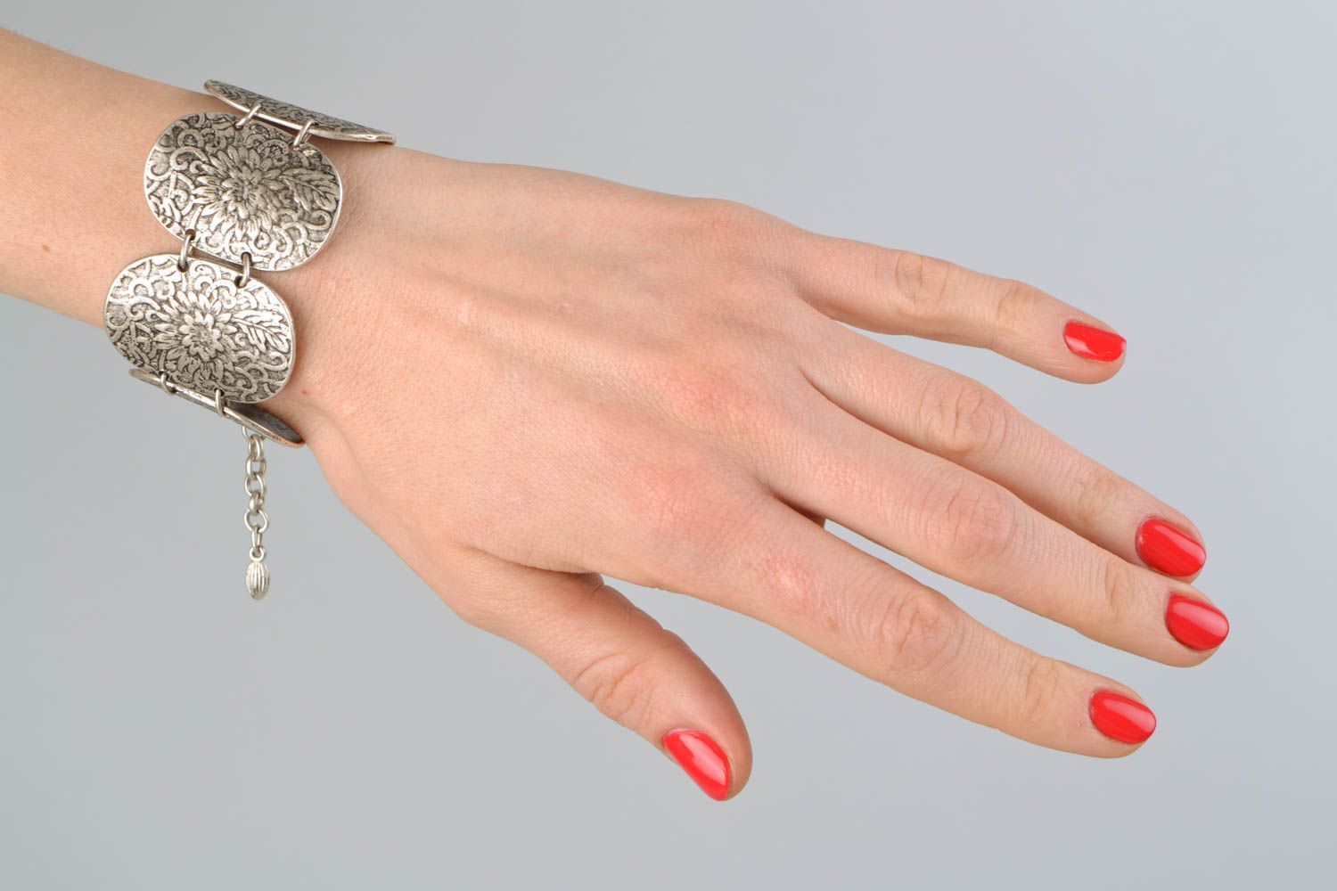 Large bracelet en métal de style ethnique fait main original pour femme photo 2