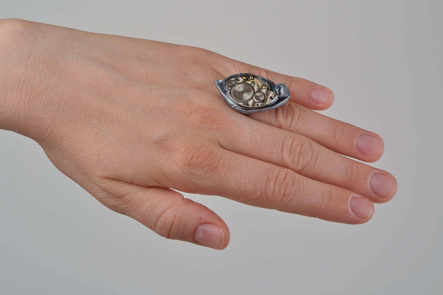 Handgemachter Ring aus Metall in Steampunk Stil Autoren Design für Frauen foto 2