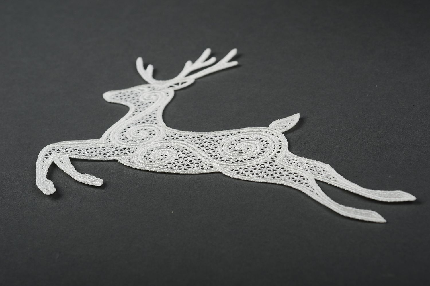 Игрушка на елку handmade декор для дома новогоднее украшение кружевной олень фото 3
