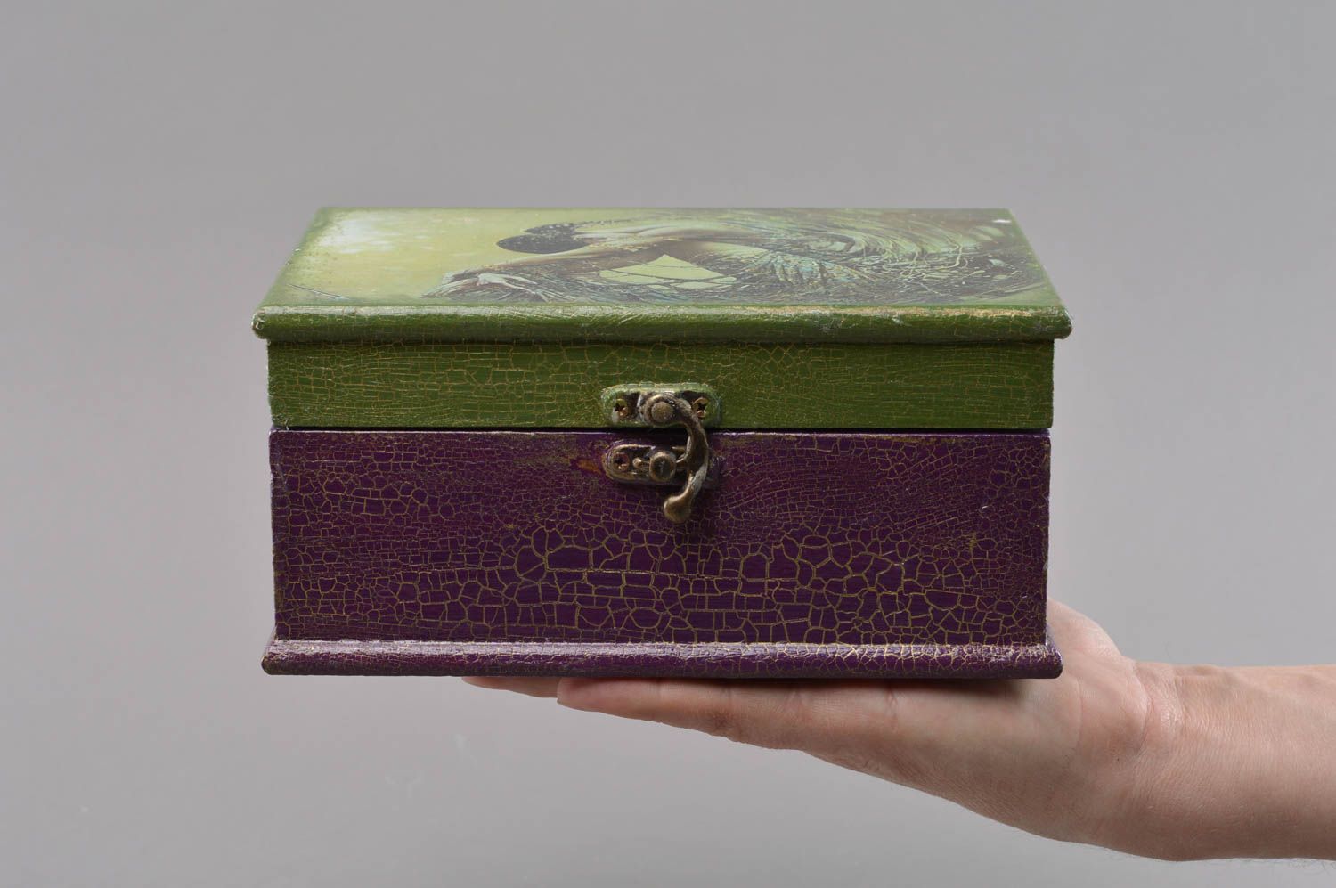 Caja de madera hecha a mano rectangular en técnica de decoupage para accesorios foto 4