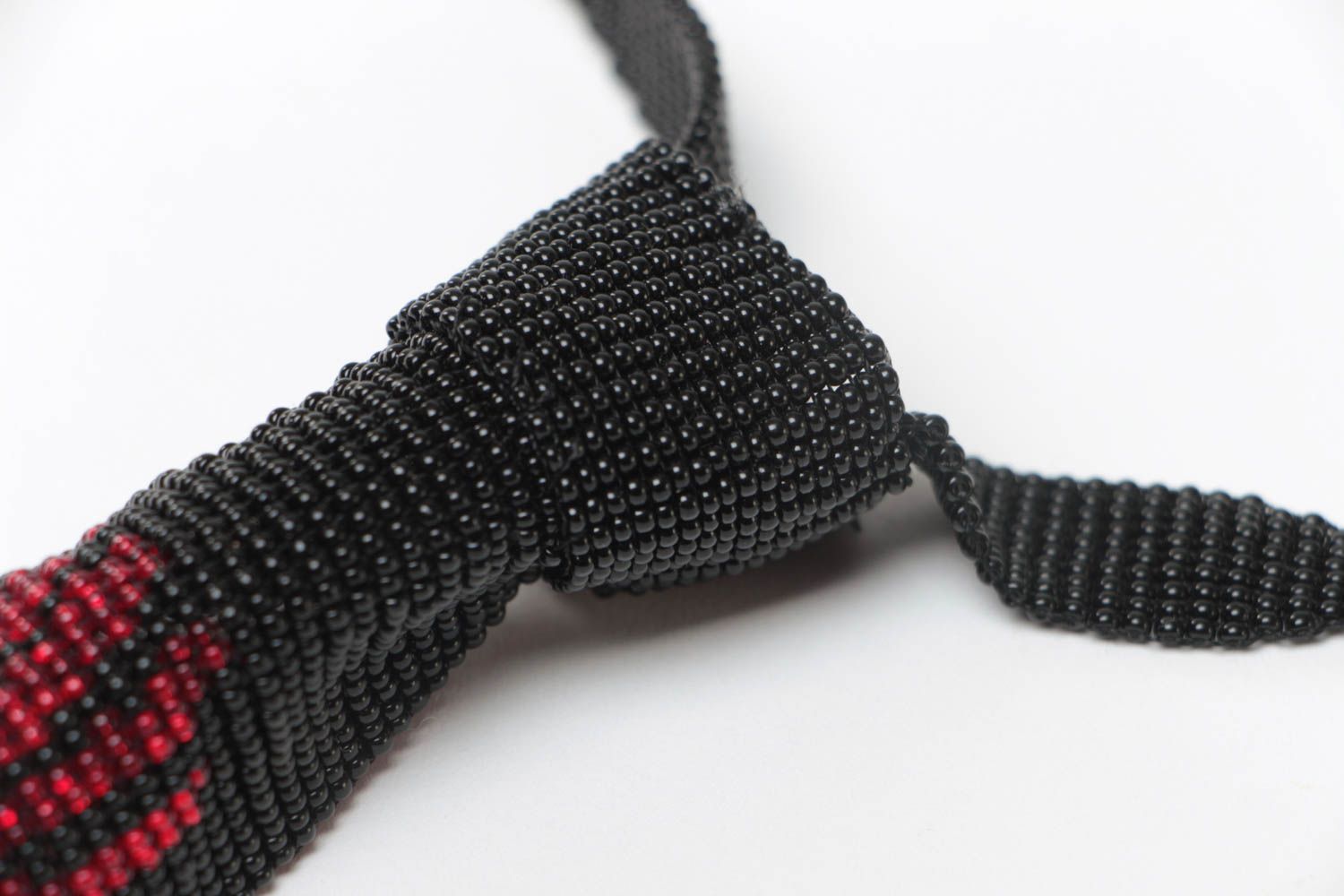 Черный колье галстук из чешского бисера ручной работы с узором красивый фото 4