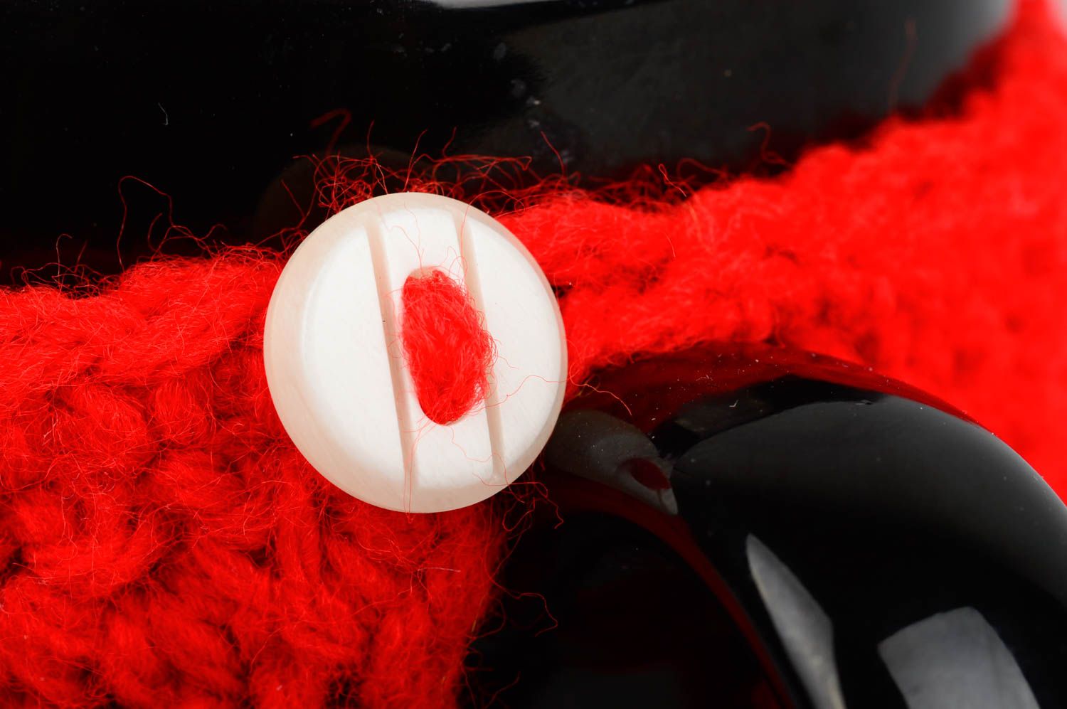 Couvre-tasse tricot au crochet fait main rouge avec yeux Cadeau original photo 4