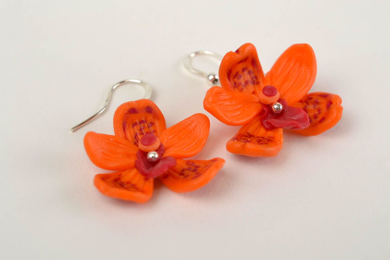 Ohrringe mit Blumen handmade Polymer Schmuck Accessoires für Frauen orange foto 2