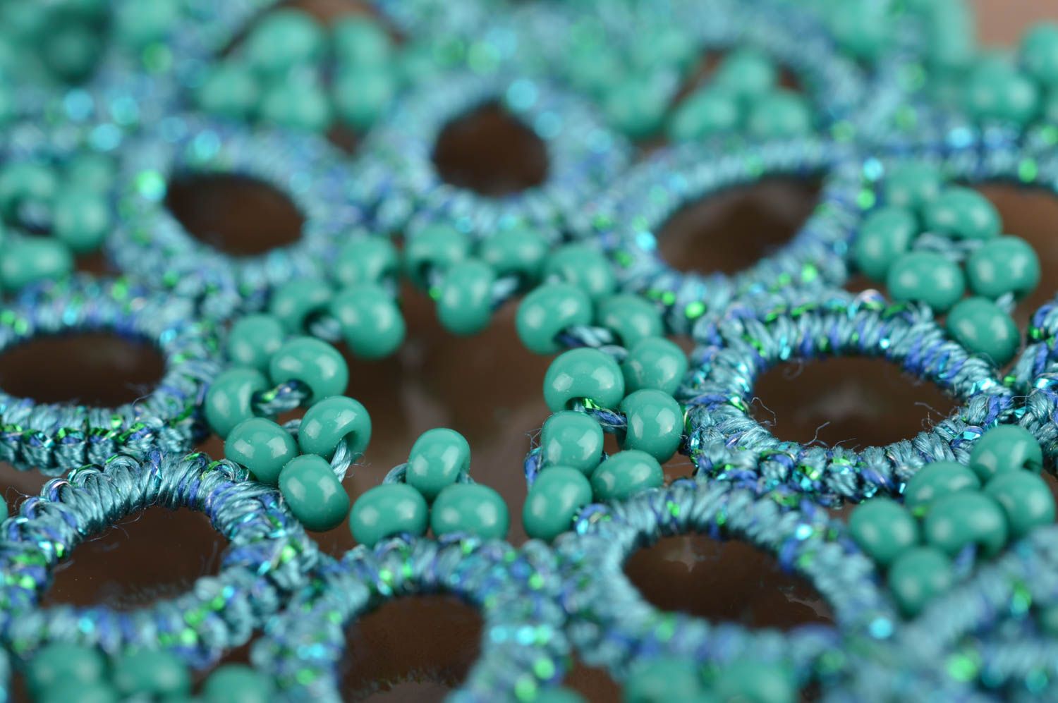Parure de bijoux faits main boucles d'oreilles et bracelet verts fils perles photo 4
