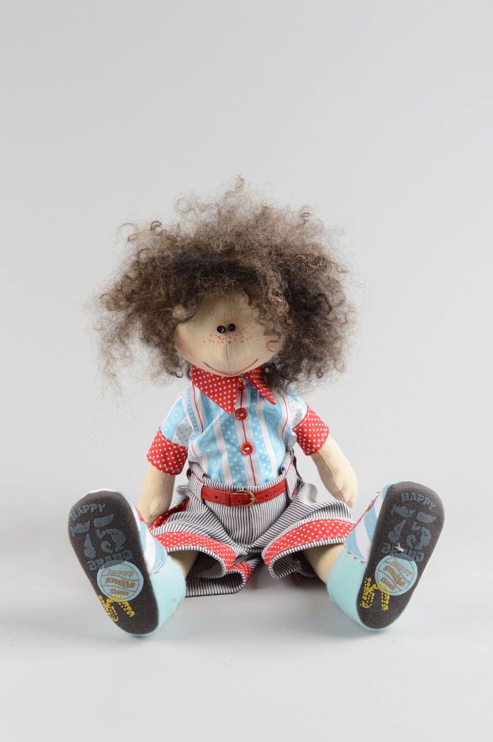 Авторская тканевая кукла из льна ручной работы дизайнерская в виде мальчика фото 4