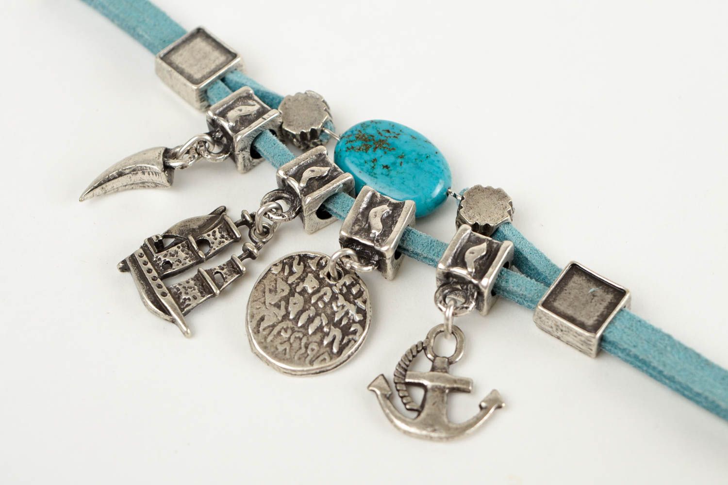 Handmade blaues Modeschmuck Armband aus Metall Designer Schmuck Frau Accessoire foto 3