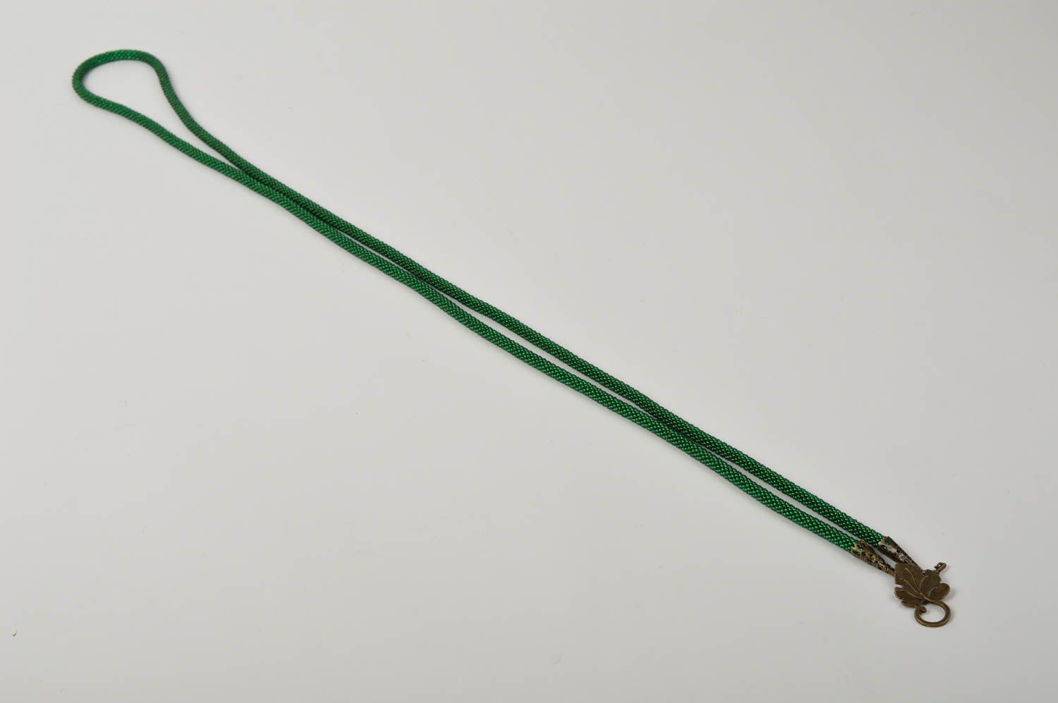 Украшение ручной работы лариат из бисера украшение из бисера зеленое колье фото 3