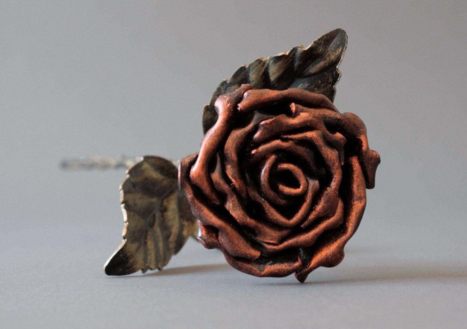 Кованая металлическая роза фото 4