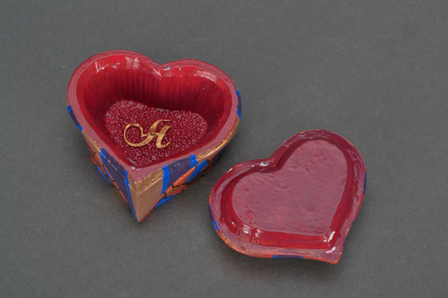 Caja de yeso original con forma de corazón para anillos  foto 4