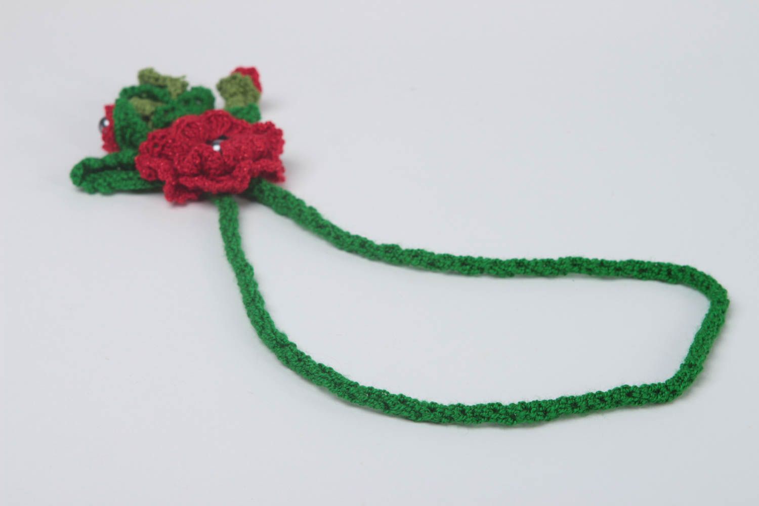Pendentif design Bijoux fait main tricoté au crochet Accessoire femme avec fleur photo 4