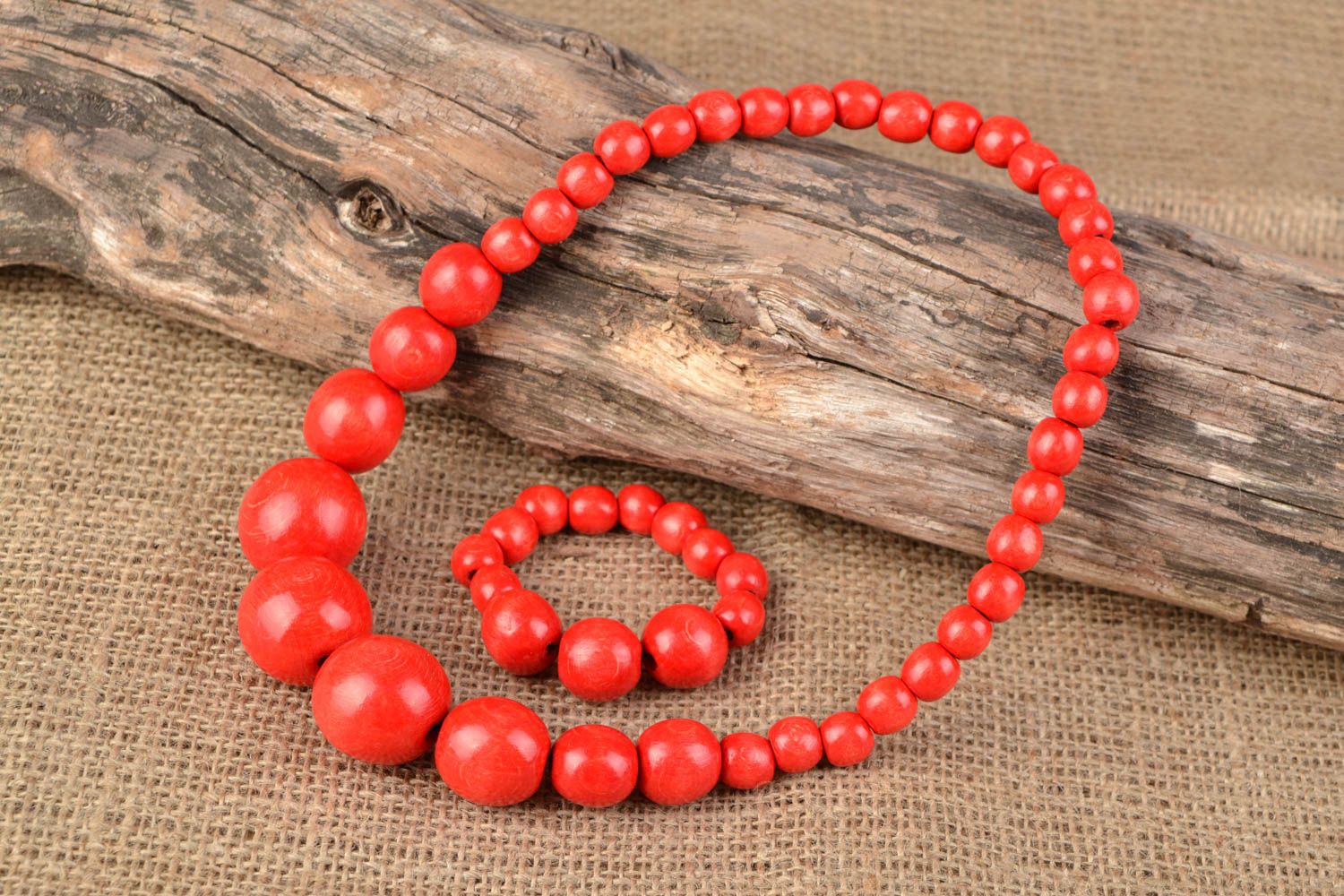 Ensemble de bijoux en bois faits main Collier et bracelet rouges cadeau femme  photo 1