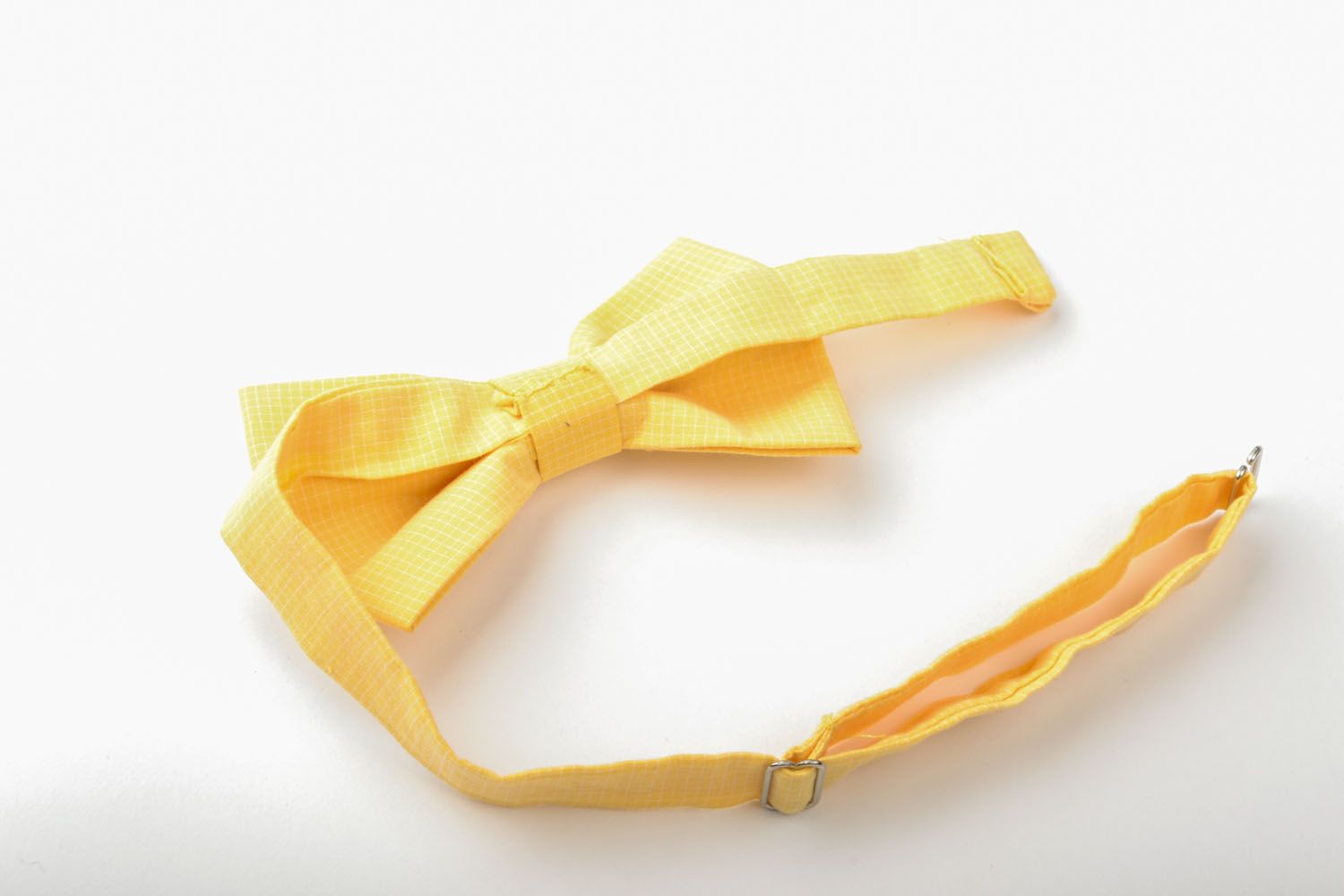 Gravata-borboleta artesanal amarela para traje  foto 5