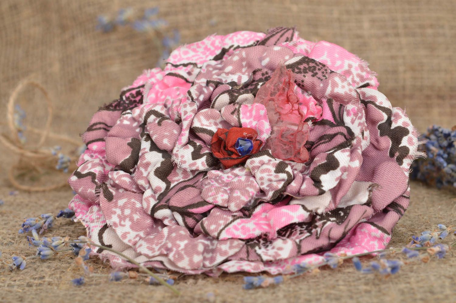 Оригинальная заколка брошь из ткани хлопка в виде цветка розовая ручной работы фото 1