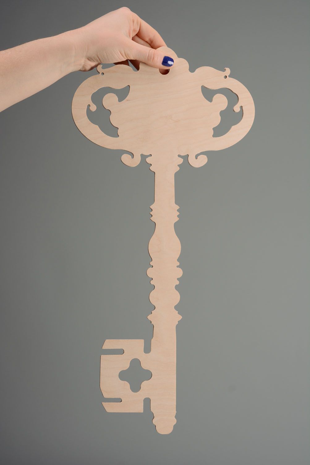 Base de madera contrachapada con forma de llave para pintar foto 4