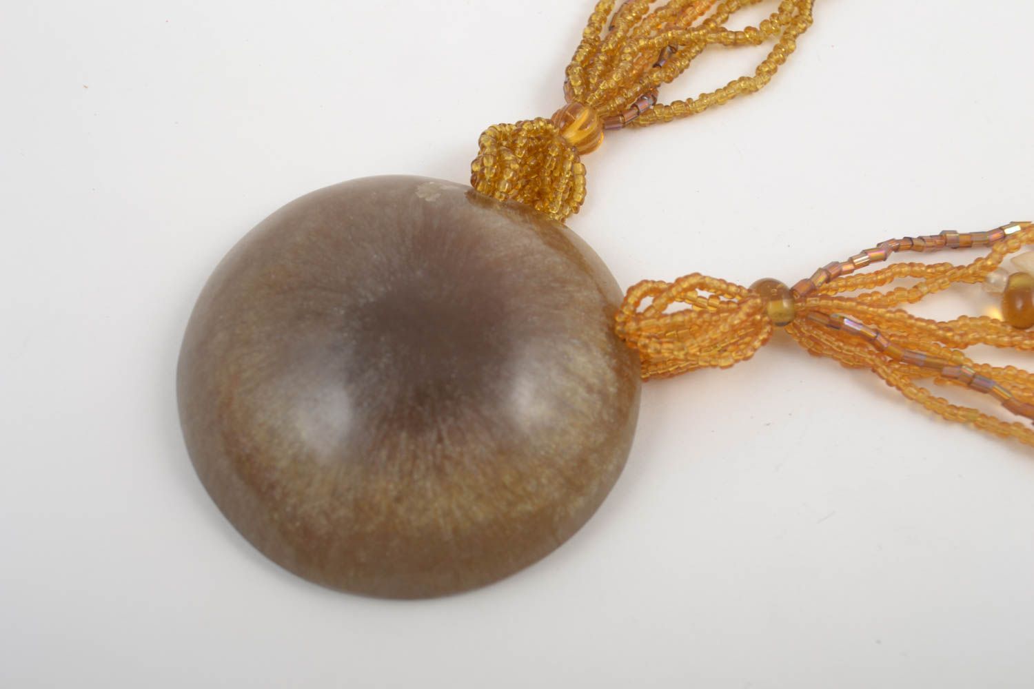 Collier pendentif Bijou fait main os de yack perles de rocaille Accessoire femme photo 2