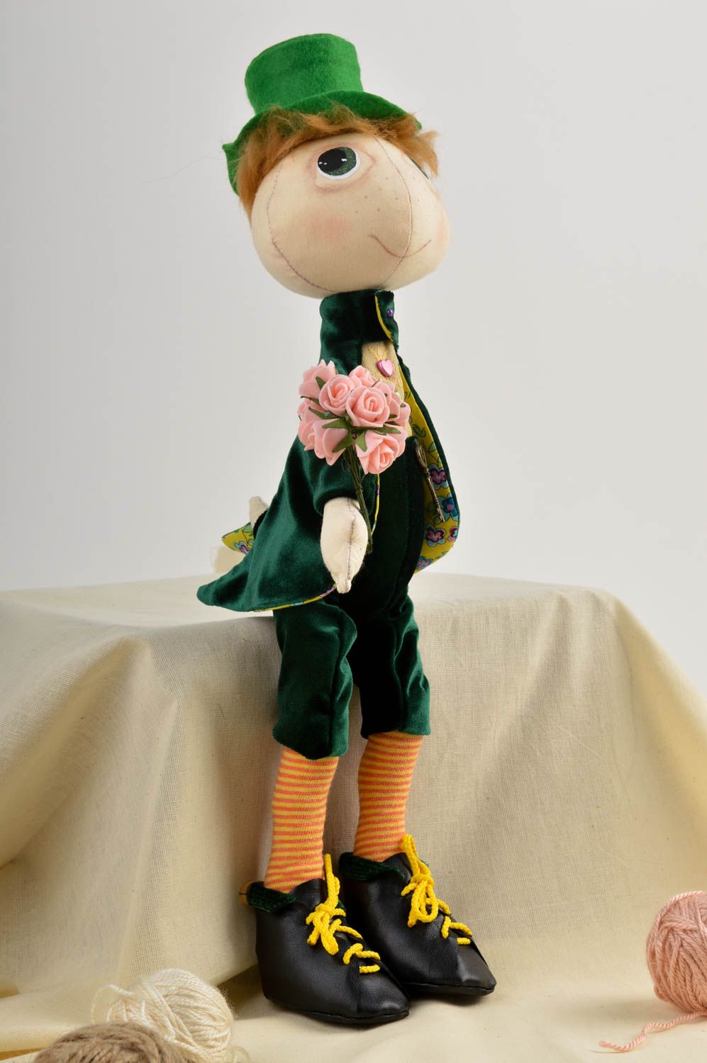 Кукла ручной работы кукла из ткани мягкая кукла в велюровом костюме Кузнечик фото 1