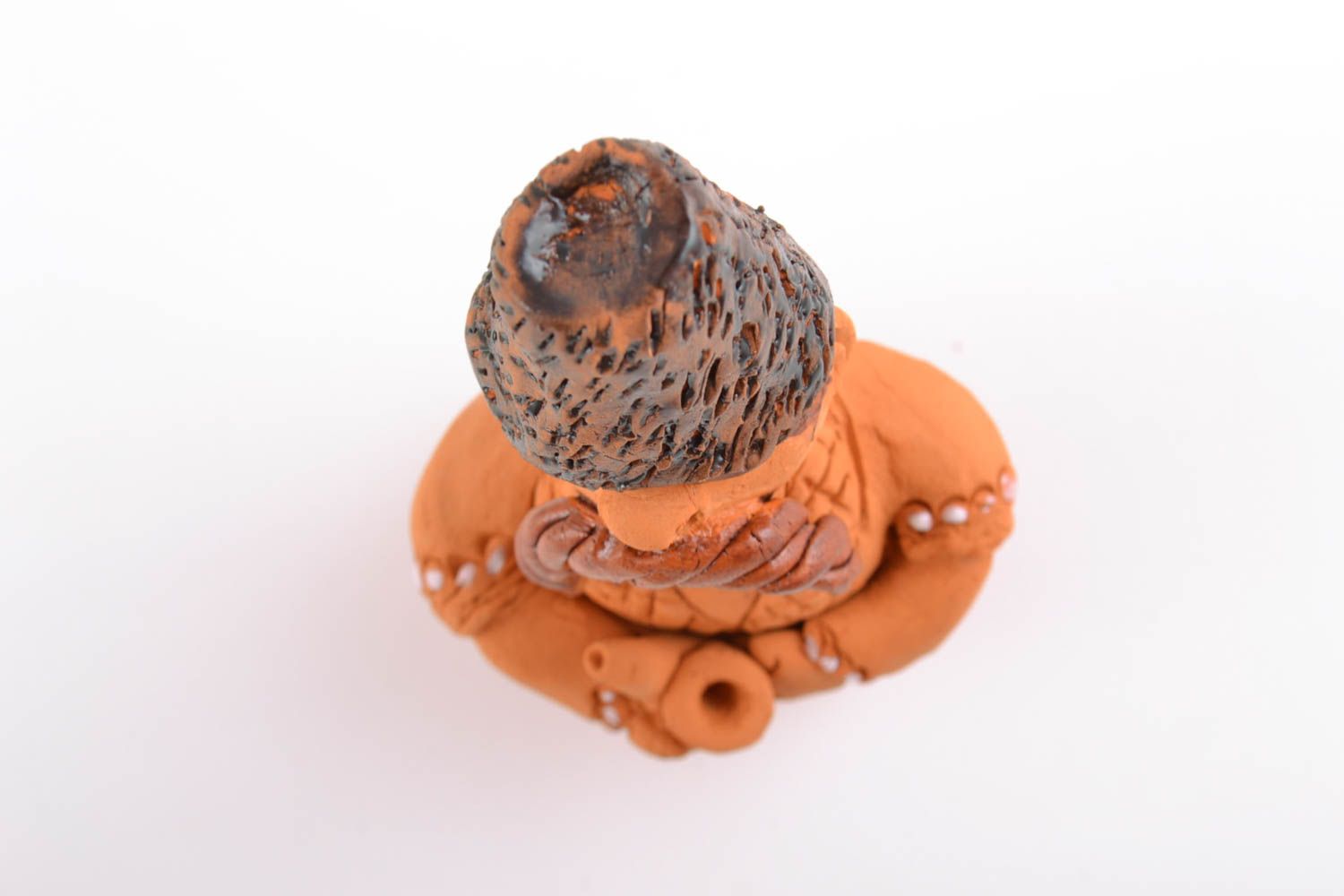 Bemalte lustige kleine schöne handmade Figurine aus Ton Kosak im Hut Geschenk  foto 3