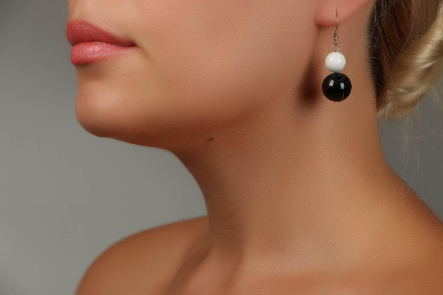 Boucles d'oreilles artisanales avec agate noire photo 4