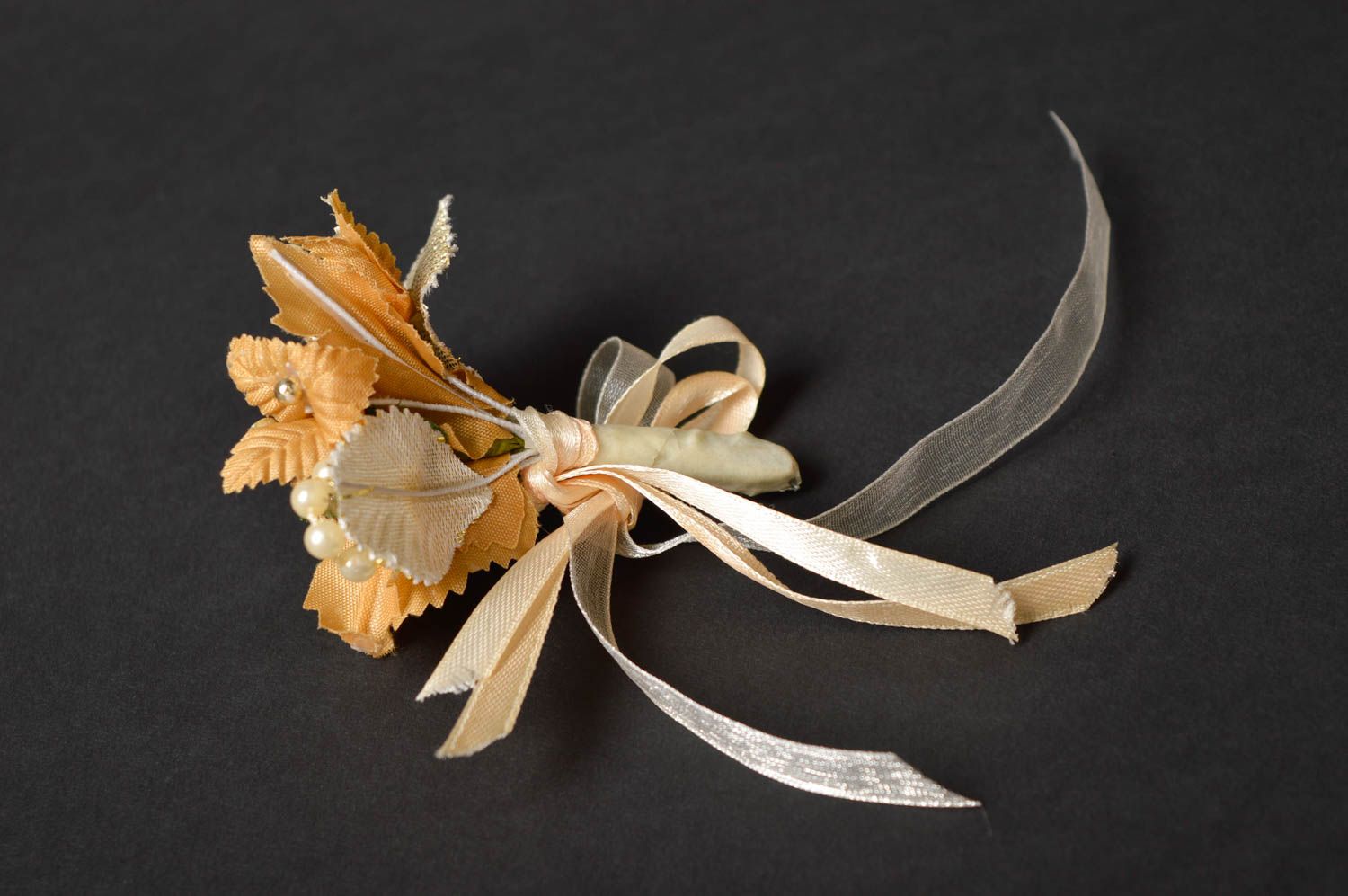 Ramillete de flores hecho a mano botonier para el novio accesorio de boda  foto 4