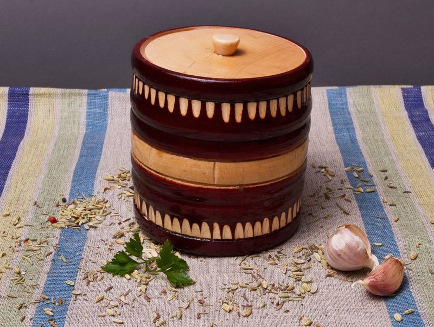 Wooden can for salt and spices photo 1