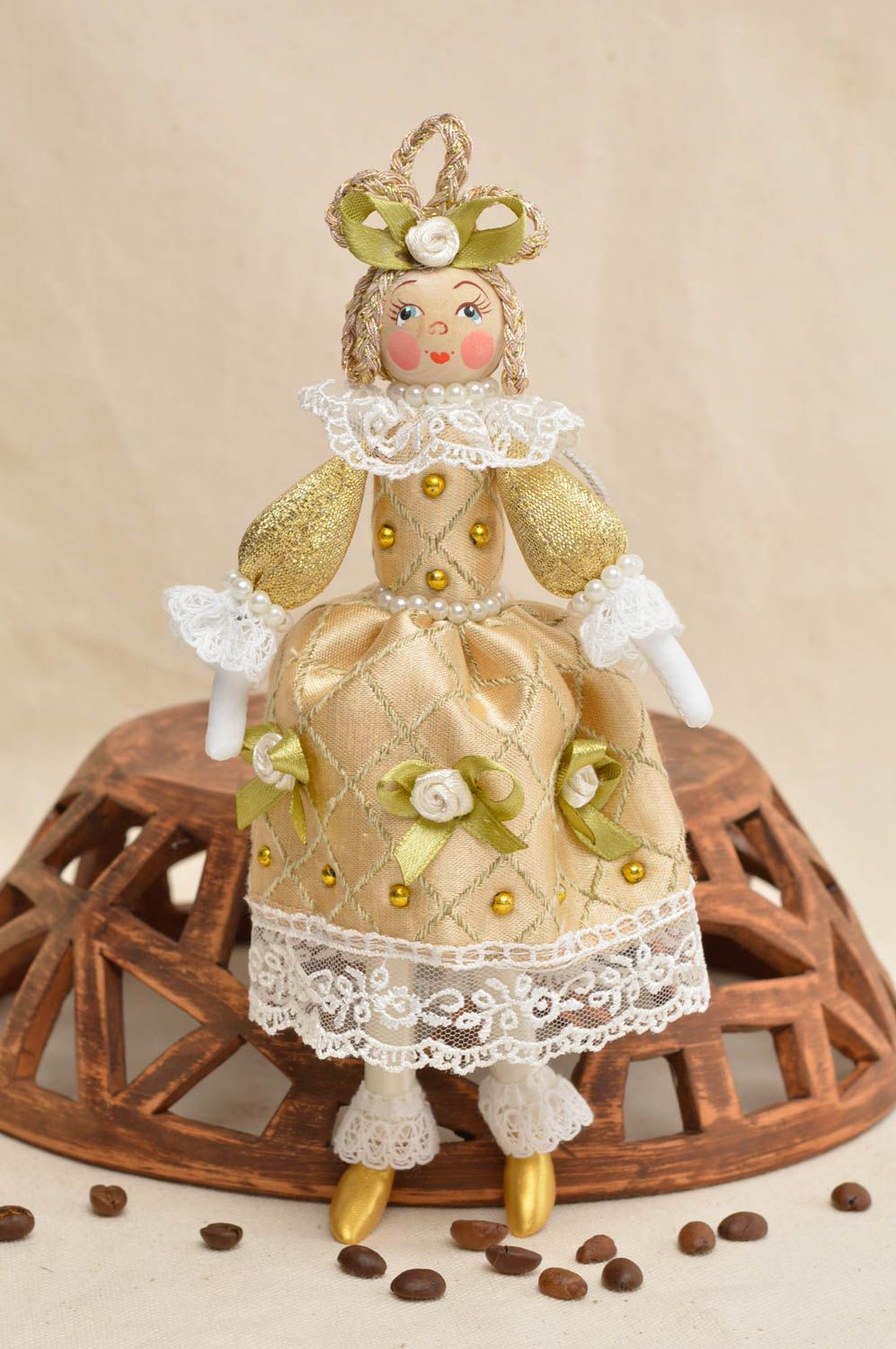 Авторская тканевая кукла ручной работы красивая оригинальная для декора дома фото 1