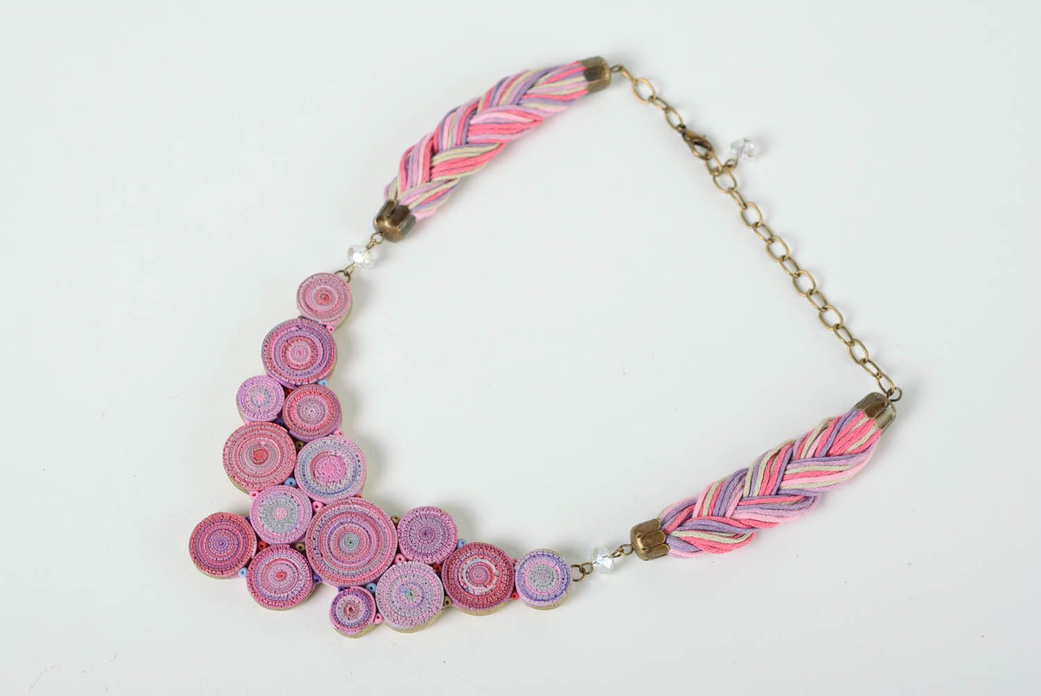 Collar artesanal de arcilla polimérica y cordones original de moda rosado  foto 2