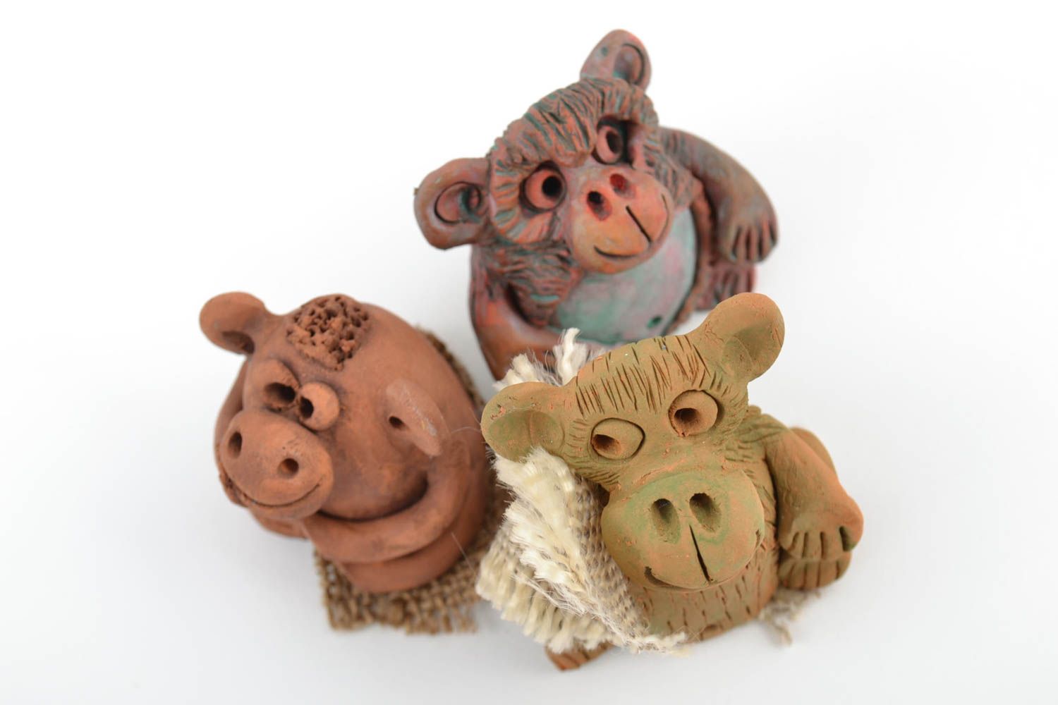 Set of three ceramic clay figurines monkeys handmade decorative home ideas photo 3