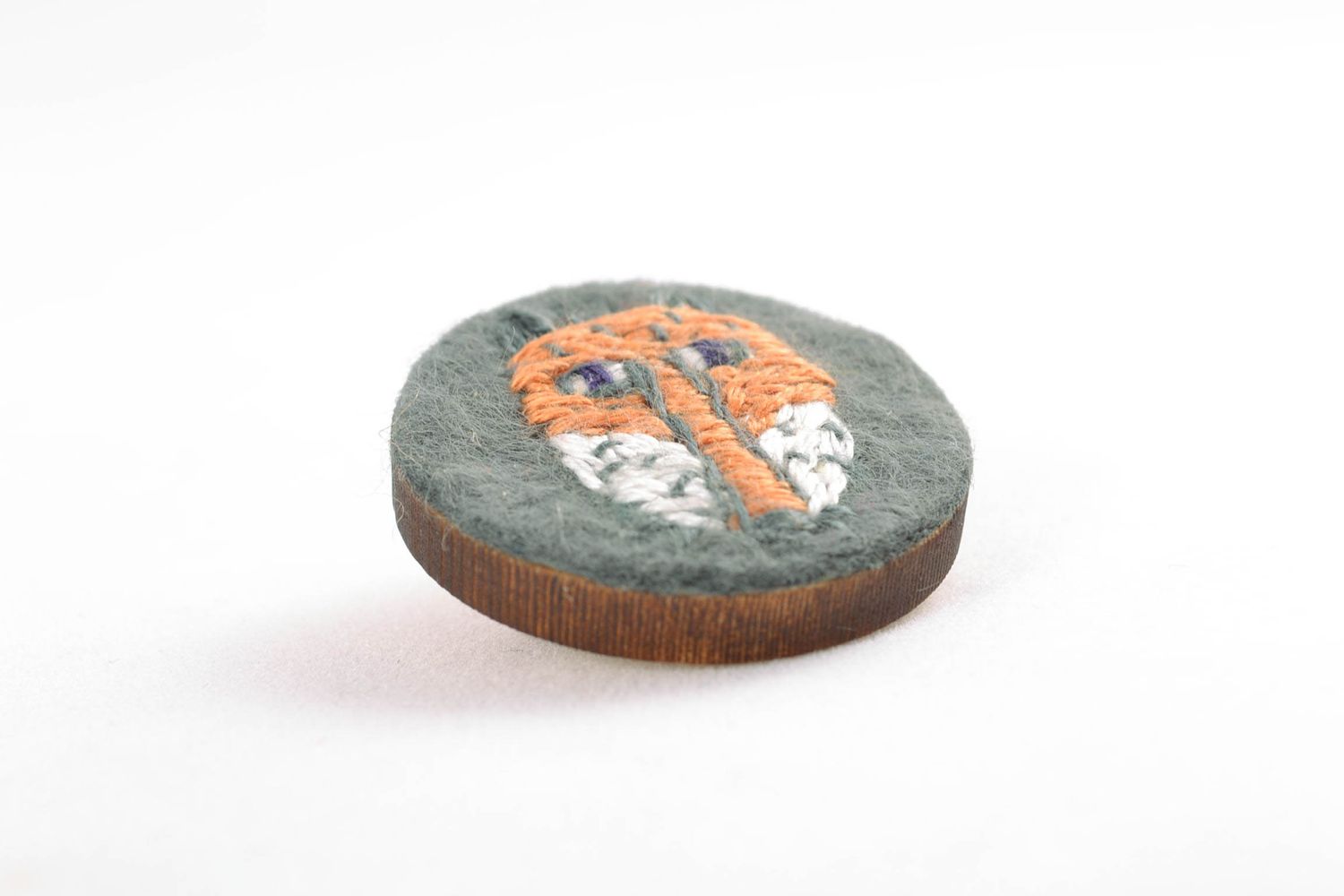 Handmade brooch with satin stitch embroidery photo 3