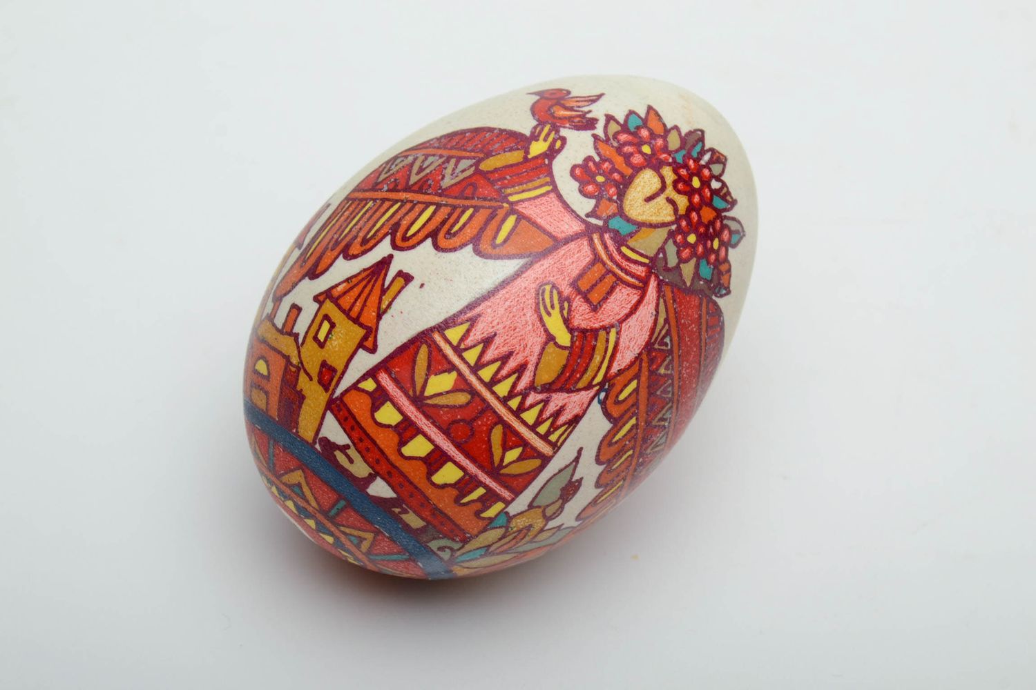 Handmade Easter egg painted with wax photo 2